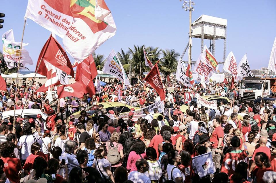 Em Protesto No Calçadão De Copacabana Manifestantes Pedem Fora Temer Sul 21 