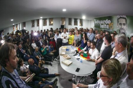 Coletiva do governador eleito Eduardo Leite aconteceu no comitê de sua campanha | Foto: Guilherme Santos/ Sul21

