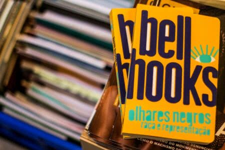 ‘Tinder dos Livros’: projeto busca democratizar o acesso de pessoas negras à literatura