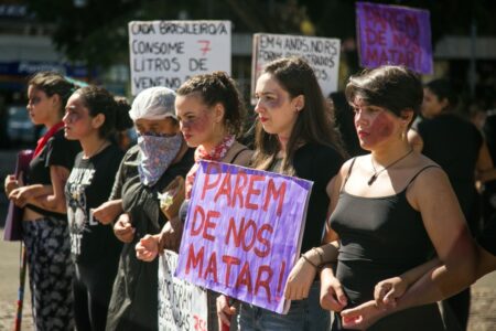 Sob pressão conservadora, direitos das mulheres avançam devagar em Porto Alegre