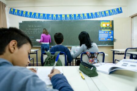 Governo Leite irá propor reajuste de 3,62% aos professores estaduais