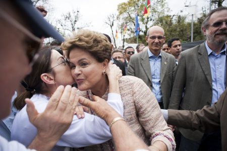 Em comício, Dilma é pedida em casamento… Por uma mulher