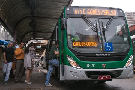 Empresas de ônibus informam a rodoviários que não pagarão salário reajustado