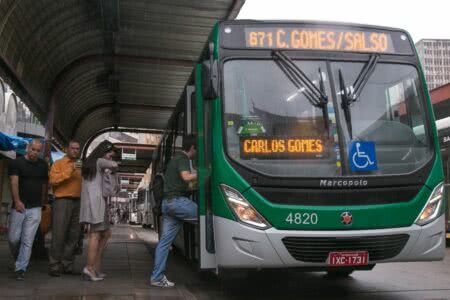PSOL entra com ação para barrar aumento da passagem de ônibus em Porto Alegre