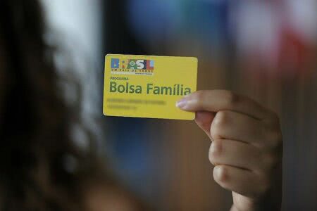 Bolsa Família é reajustado em 5,67% por decreto do governo federal