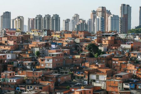 Brasil só fica atrás do Catar em desigualdade de renda, diz relatório da ONU