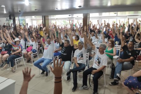 Em assembleia unificada, servidores estaduais decidem voltar ao trabalho no dia 23