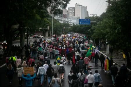 Ato em Porto Alegre no último dia 19 levou milhares de pessoas às ruas contra o governo de Jair Bolsonaro. Foto: Luiza Castro/Sul21