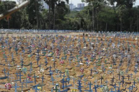 “Não podemos deixar o SUS e o nosso povo nas mãos de um genocídio deliberado”, diz Conselho Nacional da Saúde