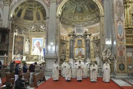 ‘Dividir bens não é comunismo, é cristianismo puro’, diz papa Francisco