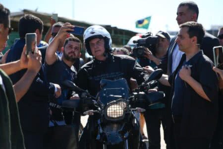 Bolsonaro tem realizado passeios de moto pelo País em meio a pandemia. Foto: Arquivo/EBC