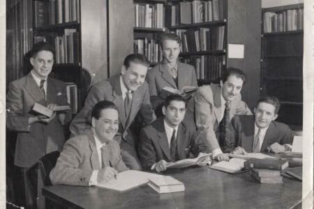 Economistas chilenos em biblioteca de Chicago: cena do filme 'Chicago Boys', de Carola Fuentes e Rafael Valdeavellano (Divulgação)