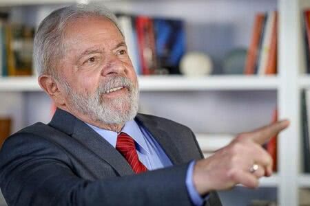 Lula amplia vantagem sobre Bolsonaro, aponta pesquisa. (Foto: Ricardo Stuckert)