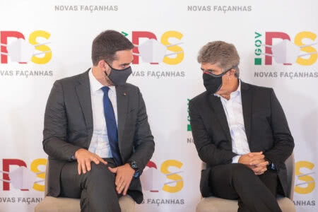 Governador Eduardo Leite e Augusto Miranda, presidente do Grupo Equatorial Energia. (Foto: Itamar Aguiar/Palácio Piratini)
