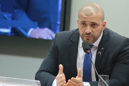 Conselho de Ética aprova suspensão de 6 meses do mandato do deputado Daniel Silveira