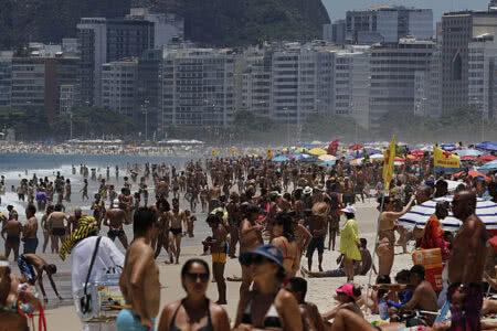 Praia lotada no Rio de Janeiro: 