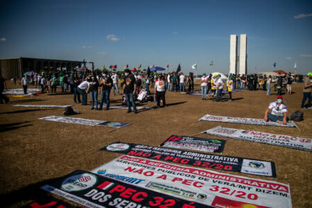 Após ato em Brasília, servidores públicos preparam greve geral contra a reforma administrativa