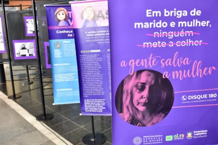 Abertura oficial da exposição #BastadeViolência contra as mulheres. Foto: Vinicius Reis/Agência ALRS