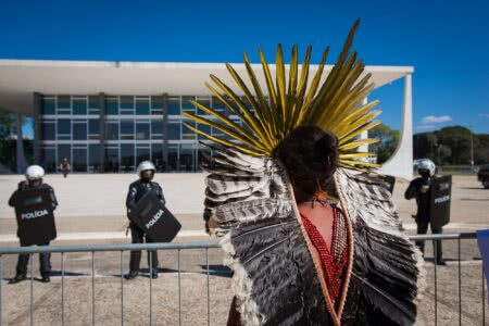Líderes indígenas denunciam Bolsonaro por genocídio no Tribunal Penal Internacional