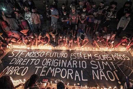 Marco temporal: indígenas decidem seguir em mobilização em Brasília