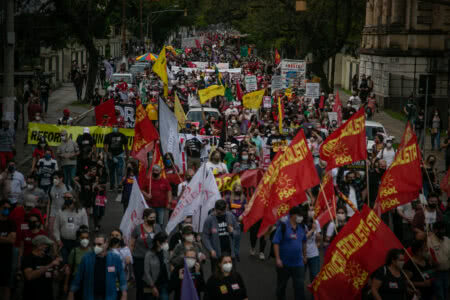 Ato contra o governo Bolsonaro, dia 2 de outubro de 2021, em Porto Alegre. (Foto: Luiza Castro/Sul21)