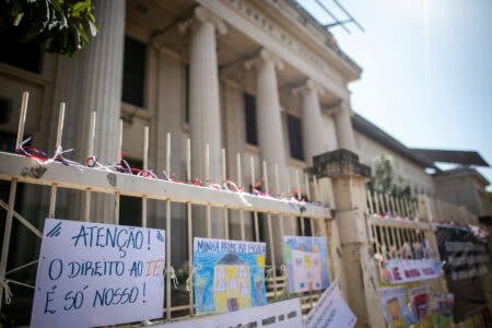 Comunidade escolar do Instituto de Educação diz que planos do governo desrespeitam projeto de reforma do prédio. Foto: Luiza Castro/Sul21