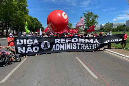 Luta contra a Reforma Administrativa une trabalhadores no Dia do Servidor Público