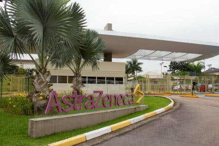 AstraZeneca anuncia resultados positivos em teste de medicamento contra a covid-19