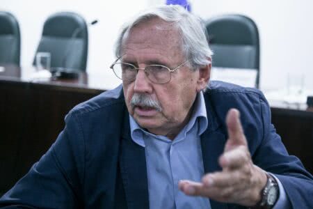 ‘Nada se compara ao parasita brasileiro’, afirma Dowbor sobre capital improdutivo