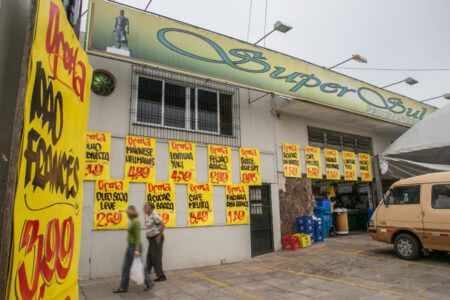 Donos de mercados de pequeno porte expressam preocupação com a revogação da lei | Foto: Caroline Ferraz/Sul21