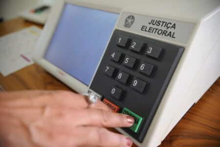 Muito votados sem mandato e ‘efeito Tiririca’: entenda como funciona o quociente eleitoral