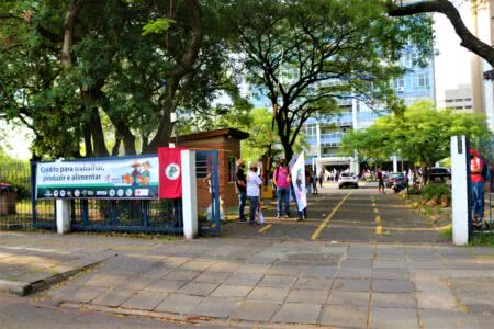 MST e Via Campesina ocupam INCRA em Porto Alegre por crédito para produção de alimentos
