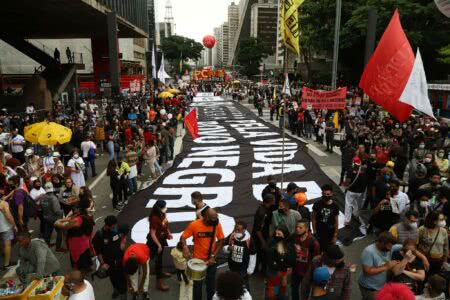 Movimentos ocupam as ruas por um Brasil antirracista e sem Bolsonaro
