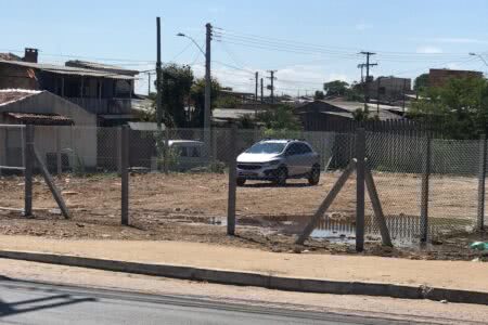 Na Restinga, área cedida para construção de CRAS vira estacionamento