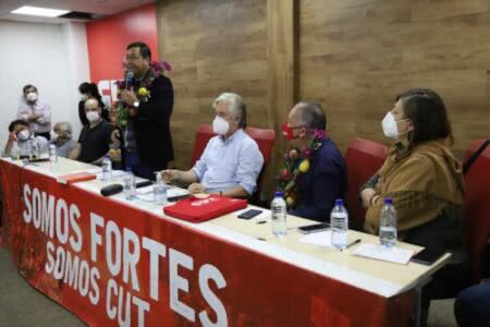 É possível vencer a direita golpista, diz presidente da Bolívia em visita à CUT