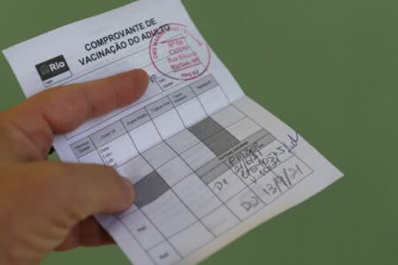 Contrárias à decisão do MEC, universidades gaúchas defendem passaporte vacinal