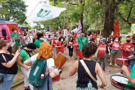 Em ato em Porto Alegre, mulheres defendem ‘Fora Bolsonaro’ e dão a largada para o 8 de março