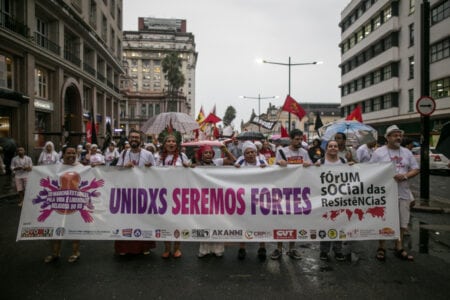 Marcha de abertura do Fórum Social das Resistências, em 2020. (Foto: Luiza Castro/Sul21)