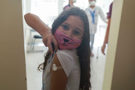 Vacinação infantil pode ser agendada por aplicativo em Porto Alegre