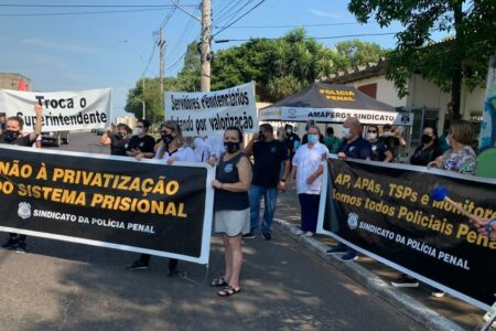 Servidores penitenciários protestam no IPF e anunciam ‘estado de greve’