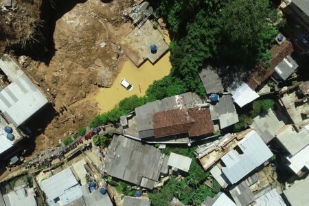 Imagens de drone das áreas de deslizamento de encosta em Petrópolis. Foto: TV Brasil