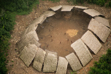 Por um ‘Tribunal Russel’ sobre o genocídio Yanomami (por Tarso Genro e Marcelo Carneiro da Cunha)