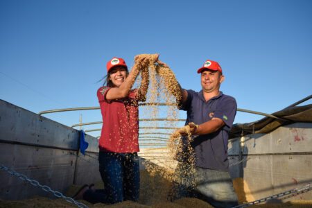 produção gaúcha do arroz agroecológico do MST é coordenada por nove cooperativas. (Foto: Alexandre Garcia)