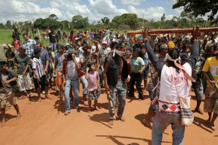 Homens armados pressionam TI Guarani de Yvy Katu a arrendar terras para plantio de soja