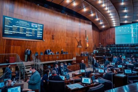 Assembleia aprovou o Teto de Gastos em dezembro de 2021 como condição para adesão ao RRF. Foto: AL-RS/Divulgação