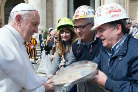 Papa Francisco defendeu o trabalho digno para todos e em todos os lugares. Foto: Vatican News/Divulgação
