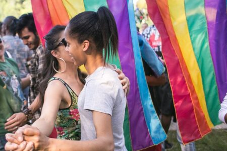 IBGE: 2,9 milhões de brasileiros adultos se declaram homossexuais ou bissexuais
