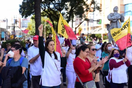 Mobilização reuniu em Passo Fundo sindicatos de várias regiões do Estado (Foto: Divulgação/Diogo Zanatta)