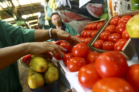 Derrota do governo Leite na Assembleia pode impedir aumento no preço dos alimentos; confira lista