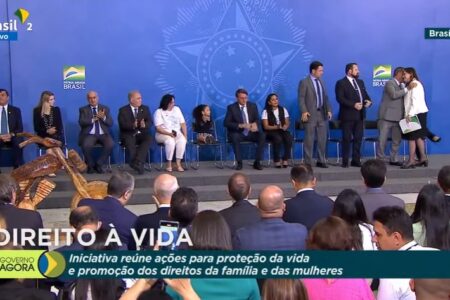 Governo Bolsonaro lança curso sobre casamento civil e ‘Programa Brasil pela Vida e pela Família’